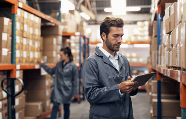 Comment éviter les frais supplémentaires liés aux services de livraison internationaux par un Commissionnaire Multimodaux ?